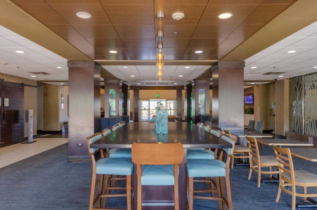 Holiday Inn Express Hotel & Suites Atlanta Airport West - Camp Creek By Ihg Zewnętrze zdjęcie